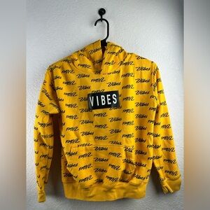 Eighty Eight Boys Mustard Yellow/Black “Vibes” Pullover Hoodie Size L